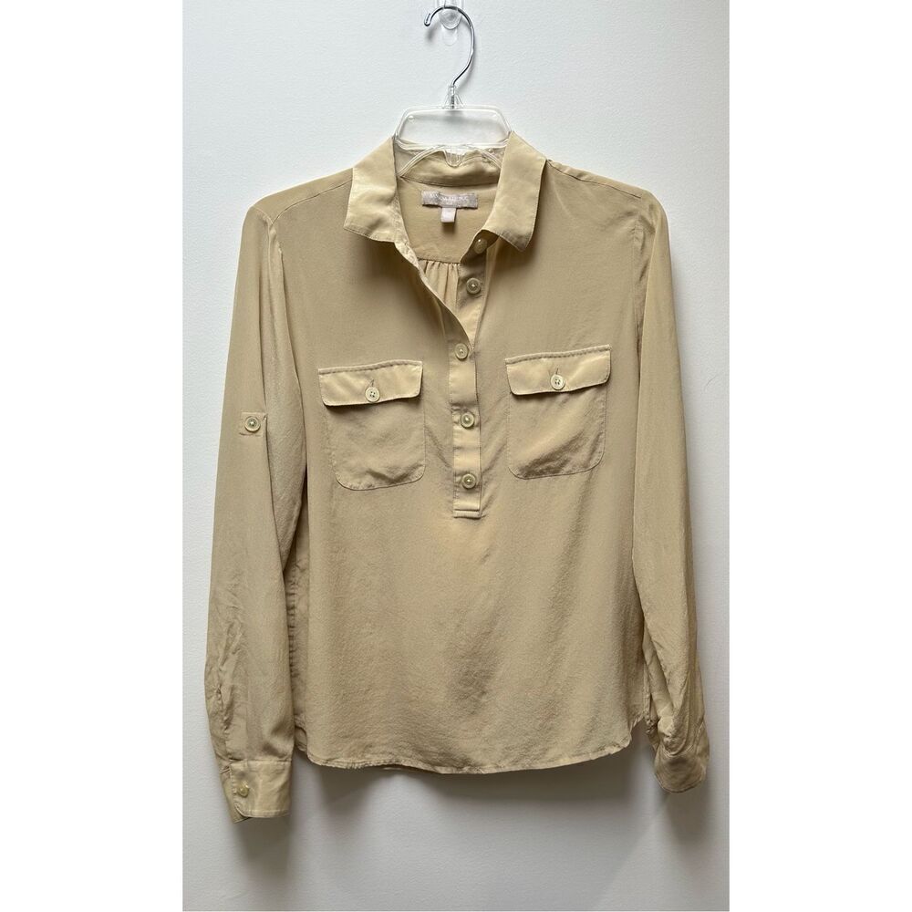 Banana Republic 100% silk women’s beige roll tab sleeve shirt size M #5-1727